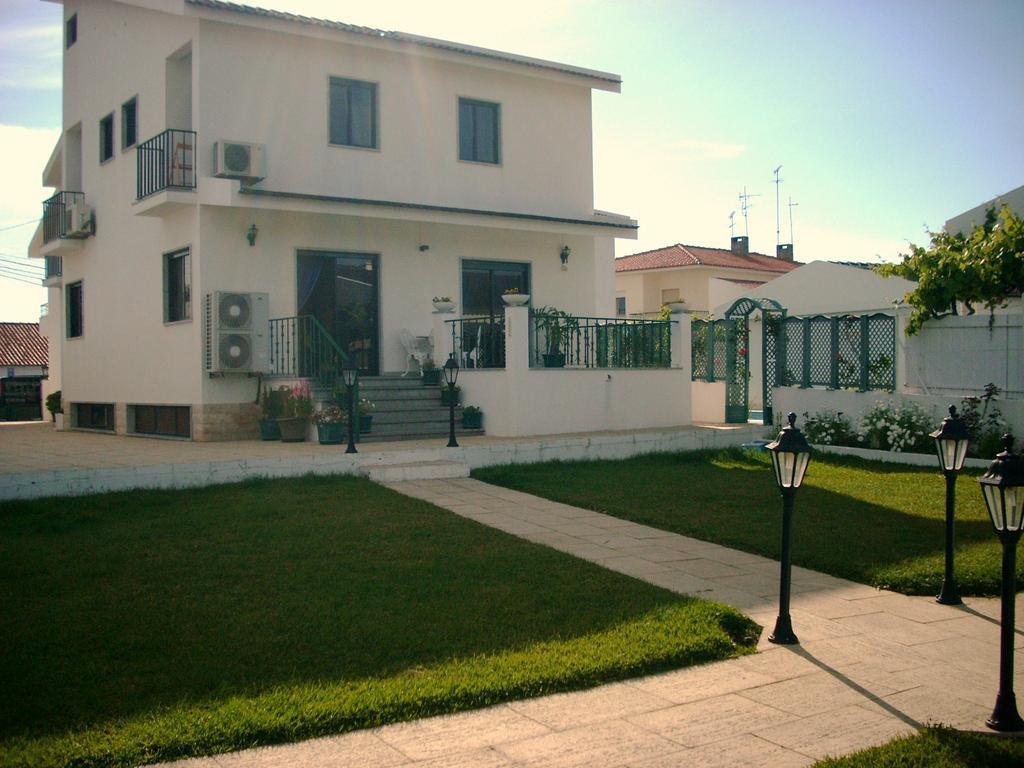 Guest House Toca Dos Grilos Estoril Exterior photo